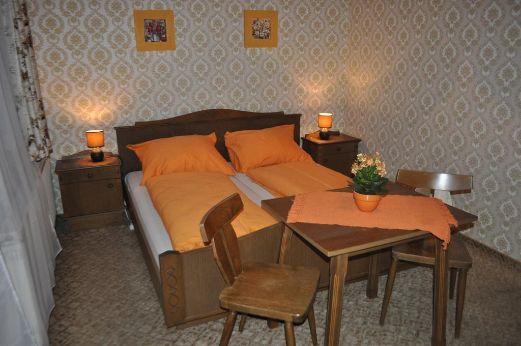 Gasthaus Gruber Otel Tamsweg Oda fotoğraf